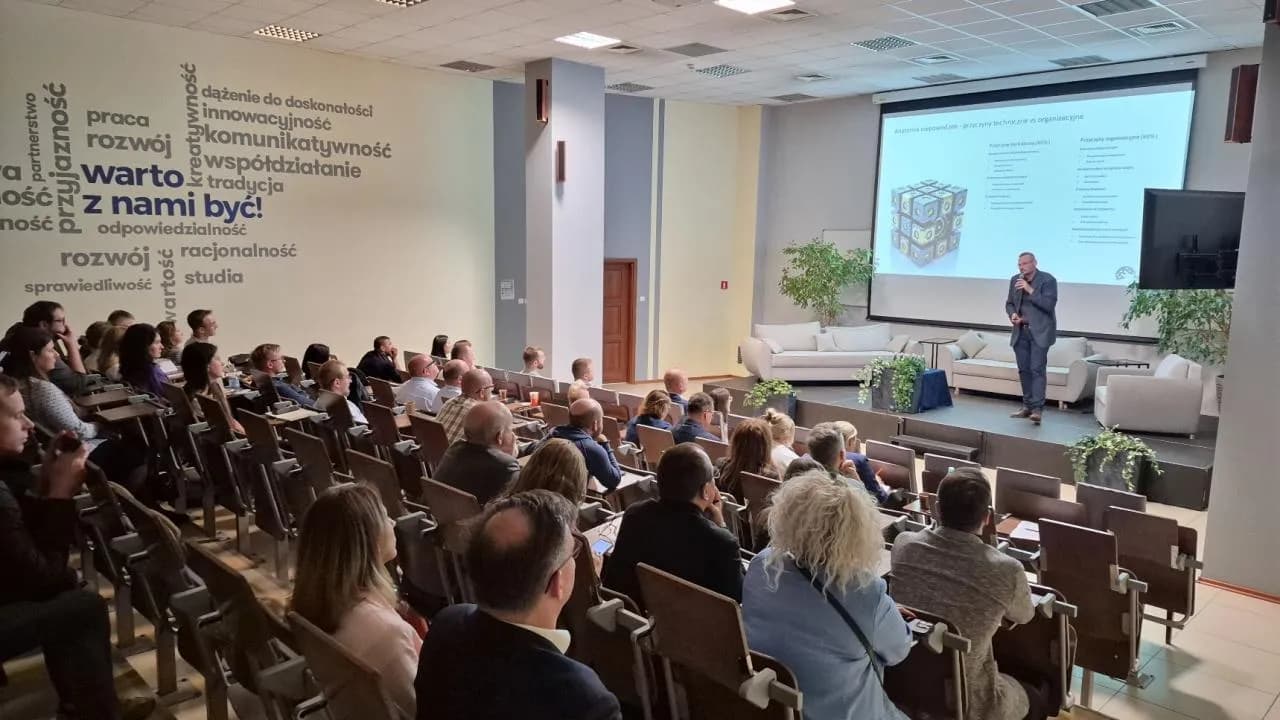 AI NETWORK #3 — zdjęcie 4