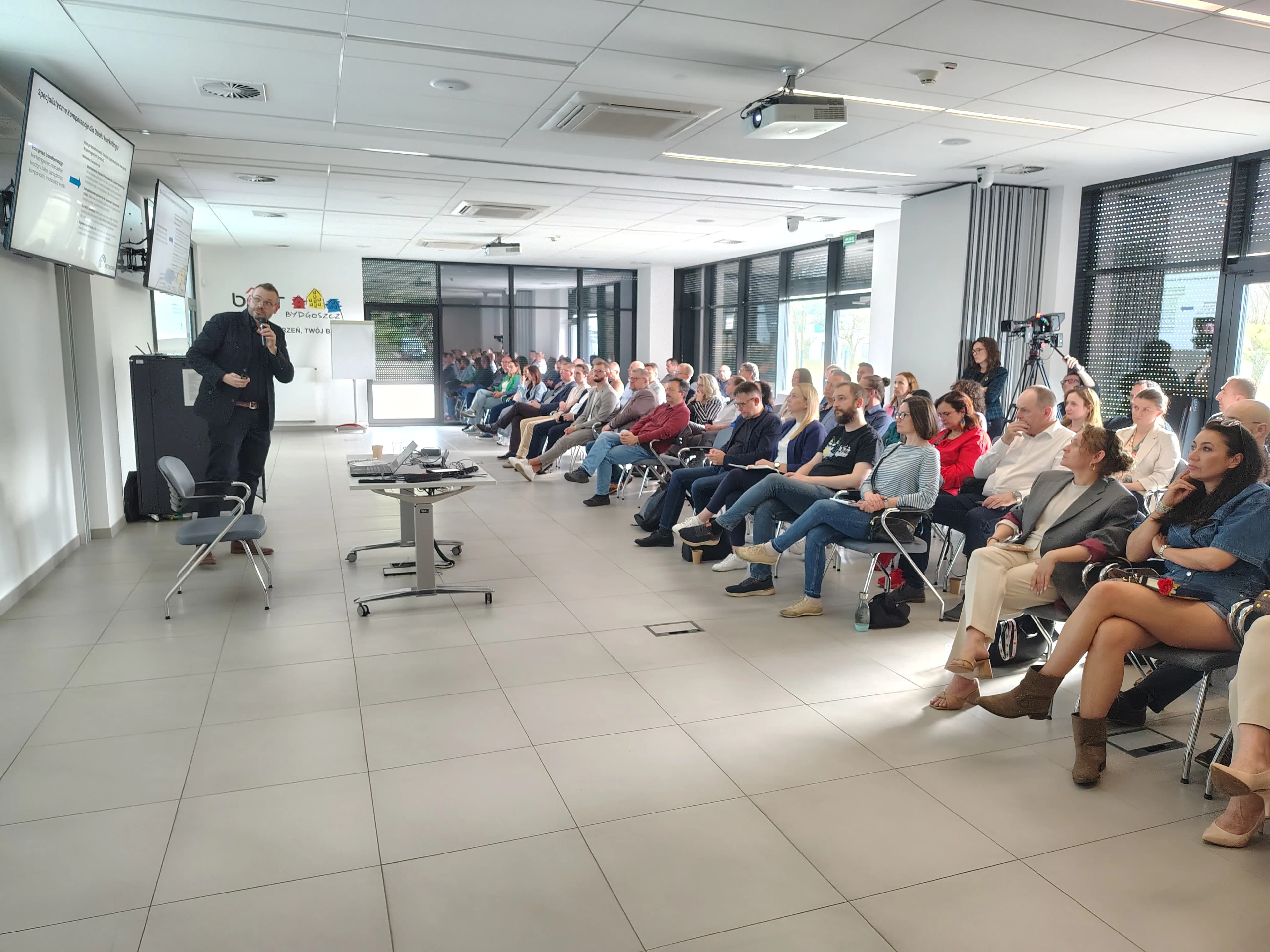 AI NETWORK #2 — zdjęcie 1