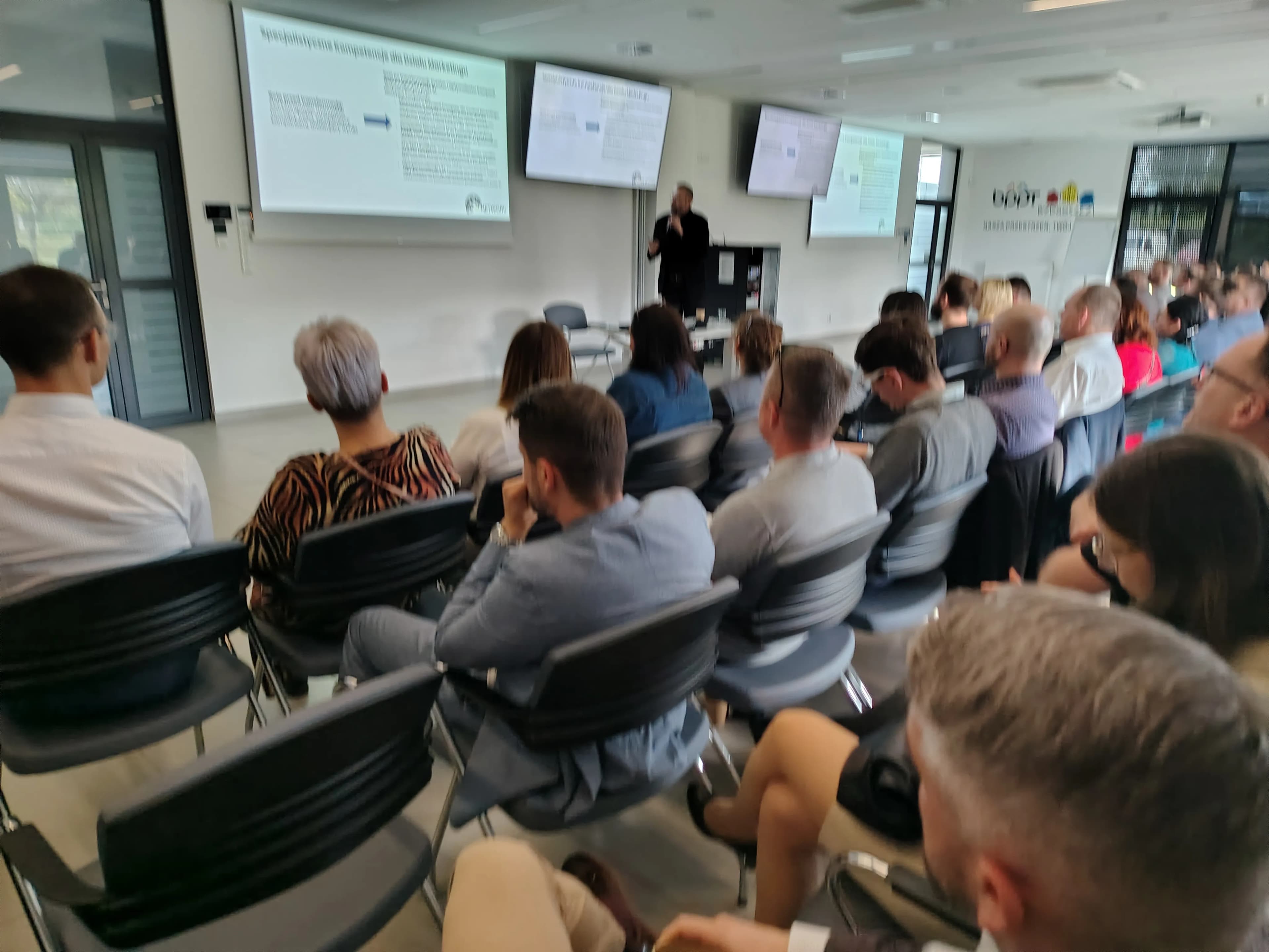 AI NETWORK #2 — zdjęcie 2