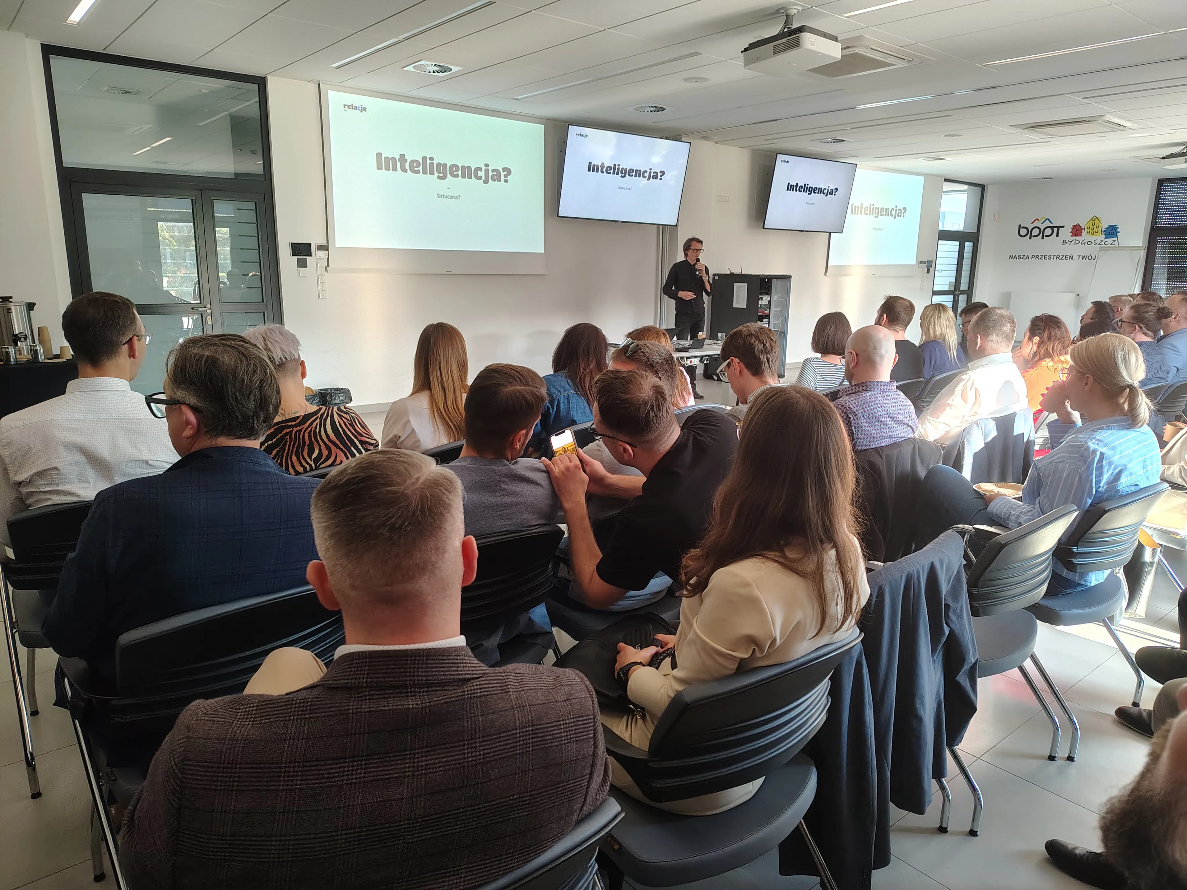 AI NETWORK #2 — zdjęcie 4