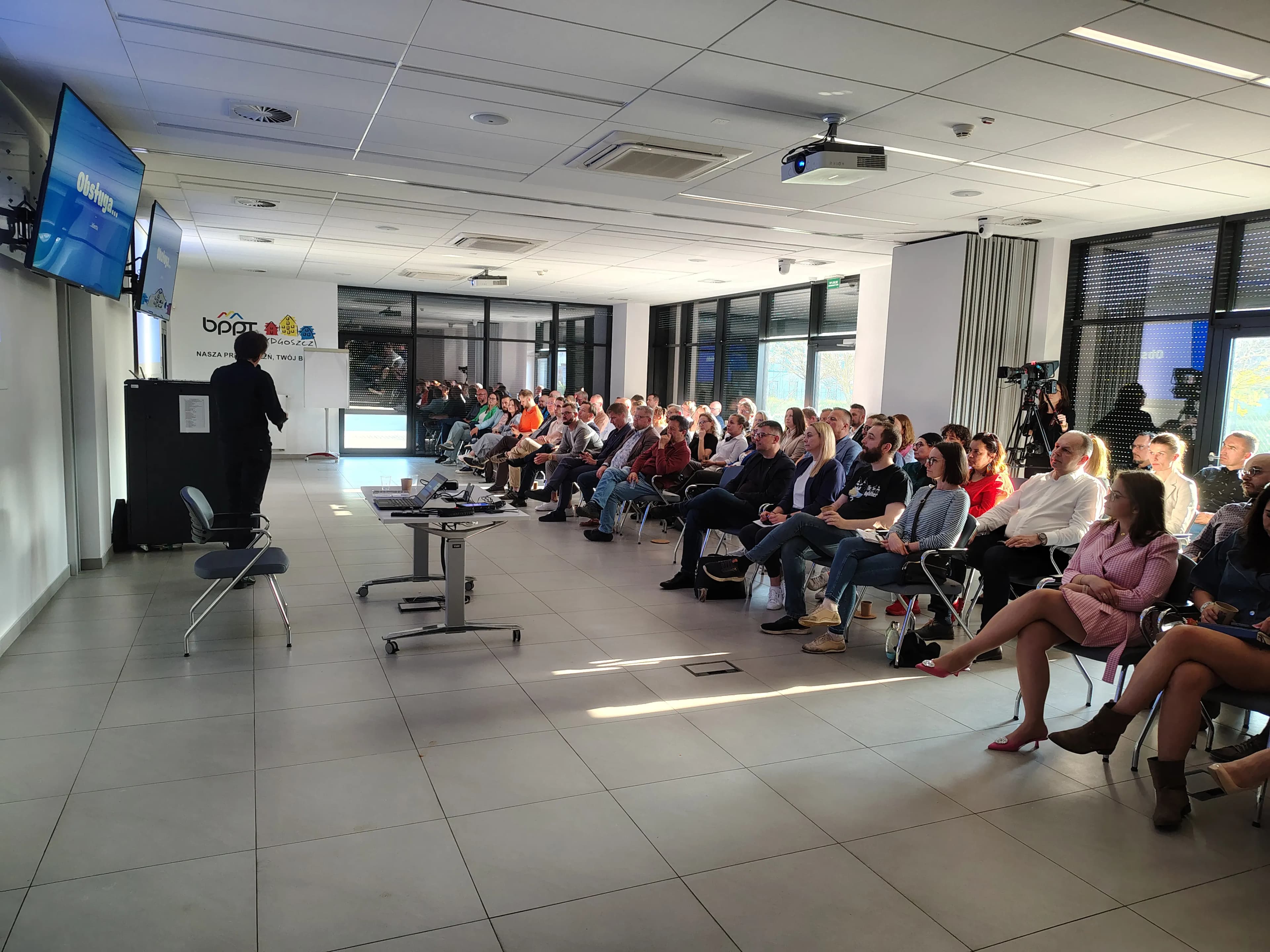 AI NETWORK #2 — zdjęcie 5